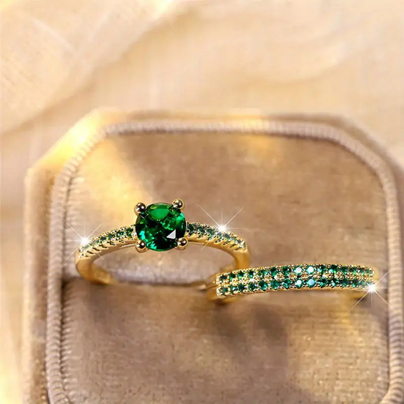 Duo Ring Set with Emerald-Green Stone