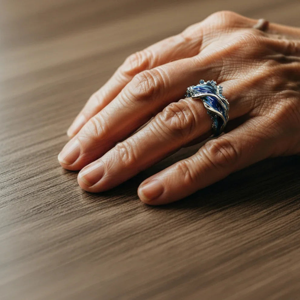 Vintage Gold Ring with Ocean Wave