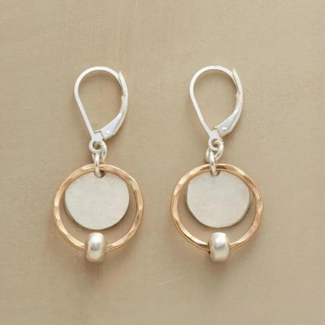 Chic Two-Tone Earrings with Pearls