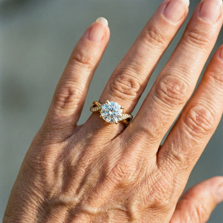 Vintage twisted gold ring with zirconia
