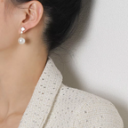 Chic Earrings with Pearls