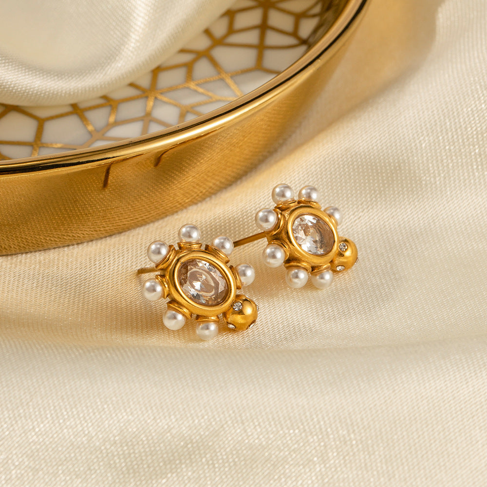 Refined Earrings with Pearl