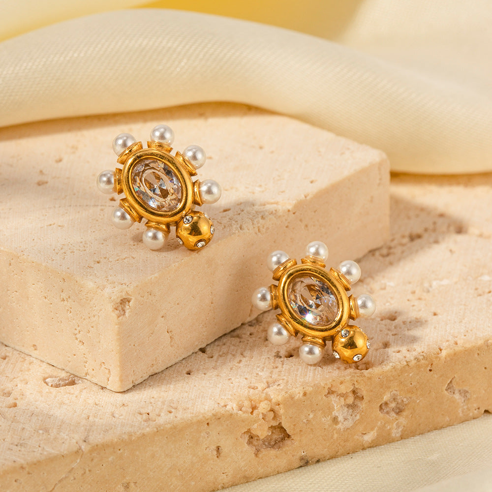 Refined Earrings with Pearl