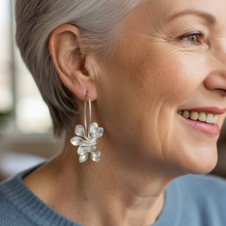 Vintage silver earrings with irregular flowers