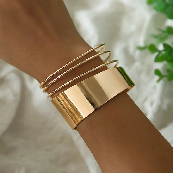 Classic Vintage Gold Bracelet