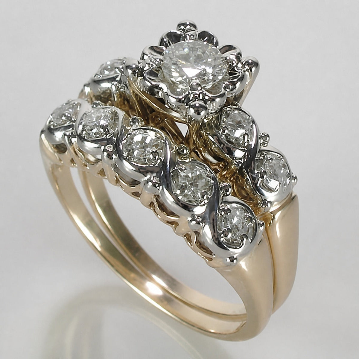 Vintage Sparkling Ring