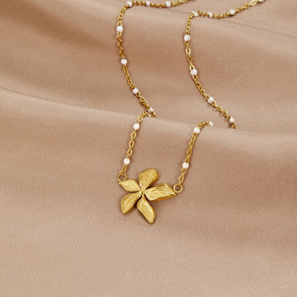 Elegant Necklace with Flower Pendant